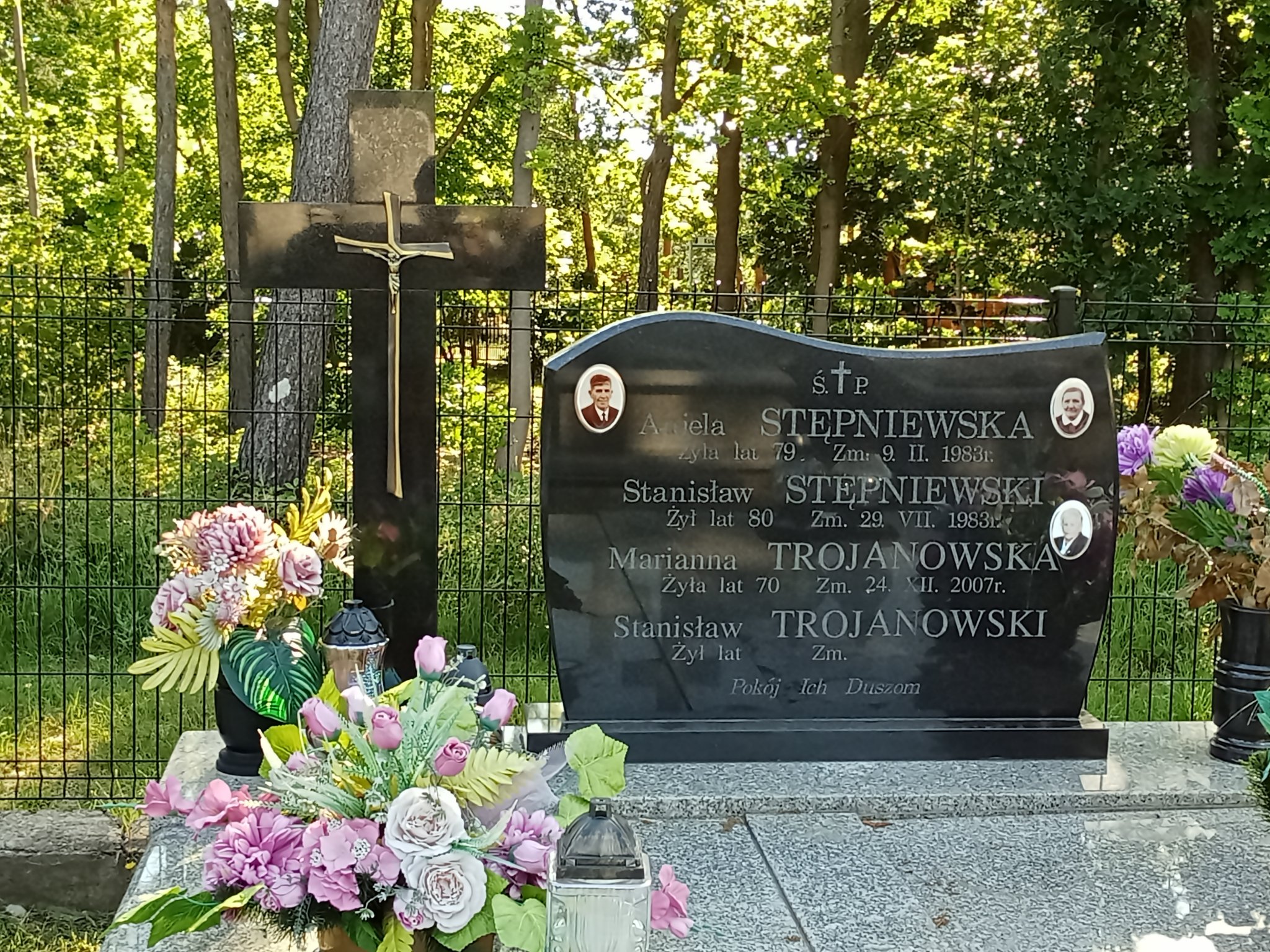 Marianna Trojanowska Mrozy - Grobonet - Wyszukiwarka osób pochowanych